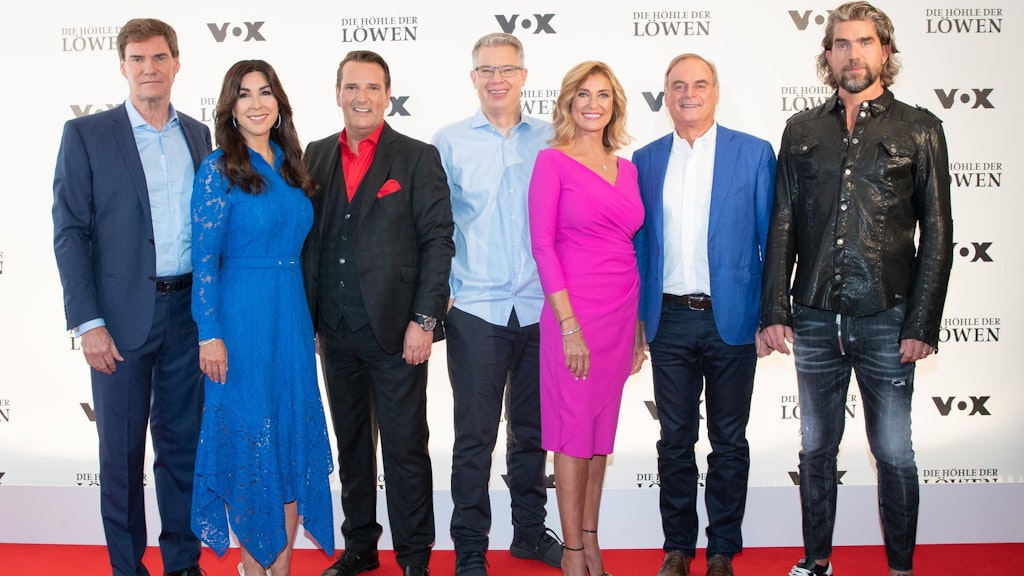 Die Investoren der Vox-Show "Die Höhle der Löwen": Carsten Maschmeyer (l-r), Judith Williams, Ralf Dümmel, Frank Thelen, Dagmar Wöhrl, Georg Kofler und Nils Glagau.