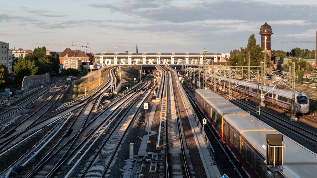 Berlins wichtigster Bahnknoten: das Ostkreuz.