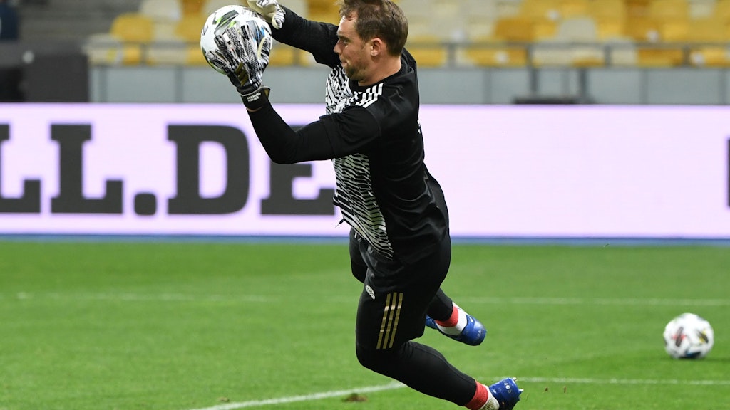 Der Torwart der Deutschen, Manuel Neuer, im Kiewer Stadion