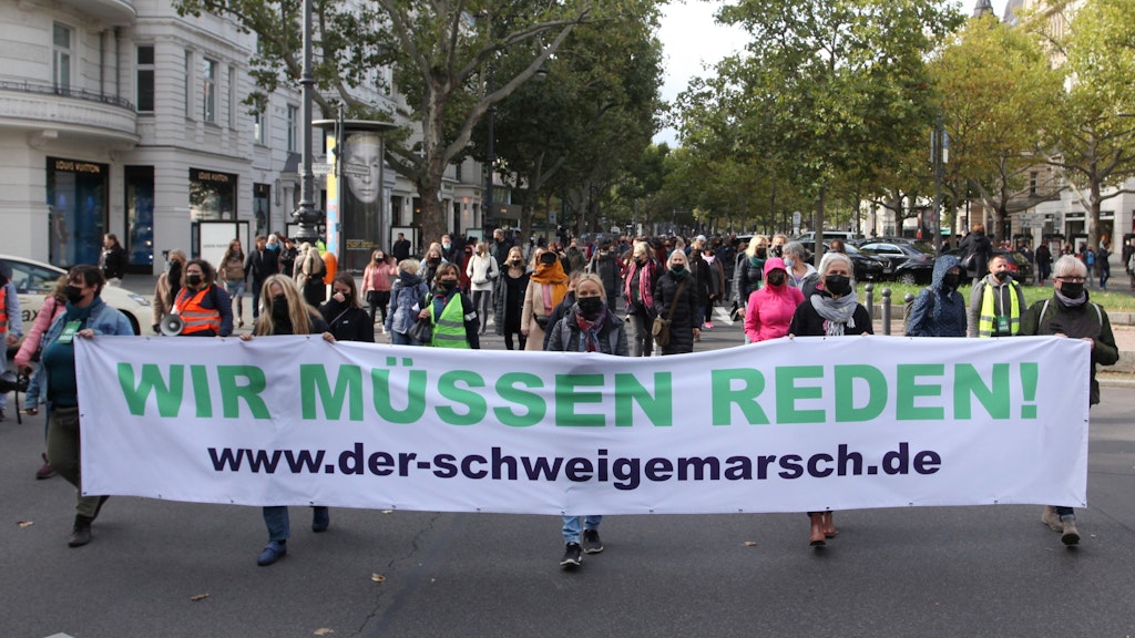 Tausende demonstrierten gegen die Corona-Maßnahmen der Bundesregierung.