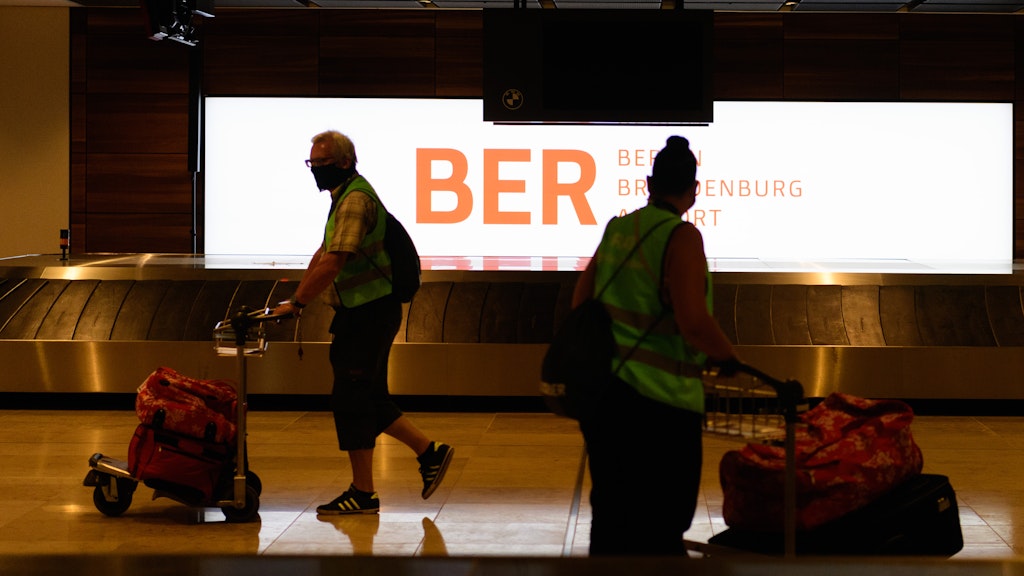 Sieht schon täuschend echt aus: Komparsen bei einem Probelauf.