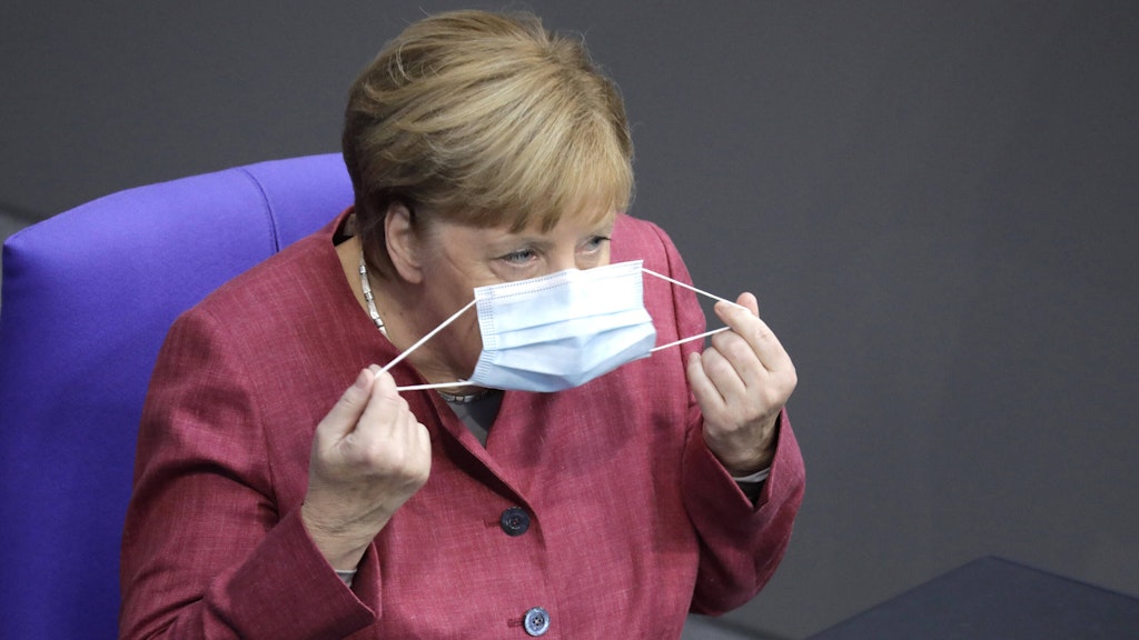 Maskenpflicht - gilt auch für die Bundeskanzlerin Angela Merkel (CDU) . 