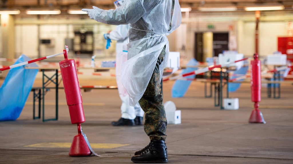 Soldaten im Einsatz bei Coronatests (Symbolbild).