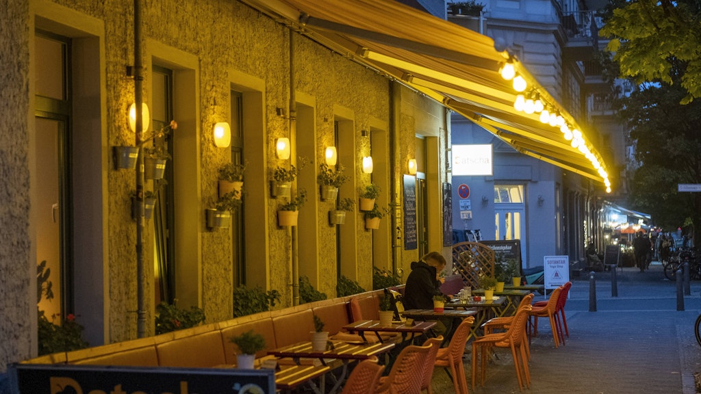 Seit dem 9. Oktober gilt eine Sperrstunde für Berliner Gastronomie-Betriebe zwischen 23 und 6 Uhr.