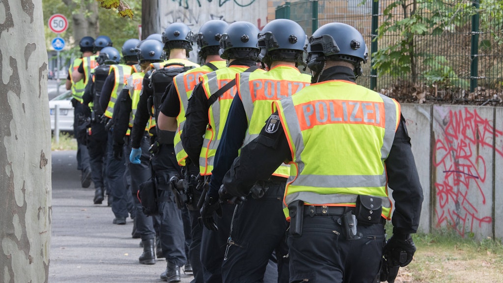 Hat ein Problem mit rechtem Gedankengut in den eigenen Reihen: die Polizei (Symbolbild).
