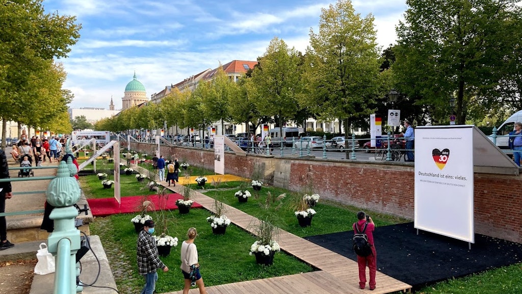 "Germany is one thing: lots of things", according to this exhibition charting the key events in the reunification of 1989-1990 and how they were commemorated in 2019-2020.