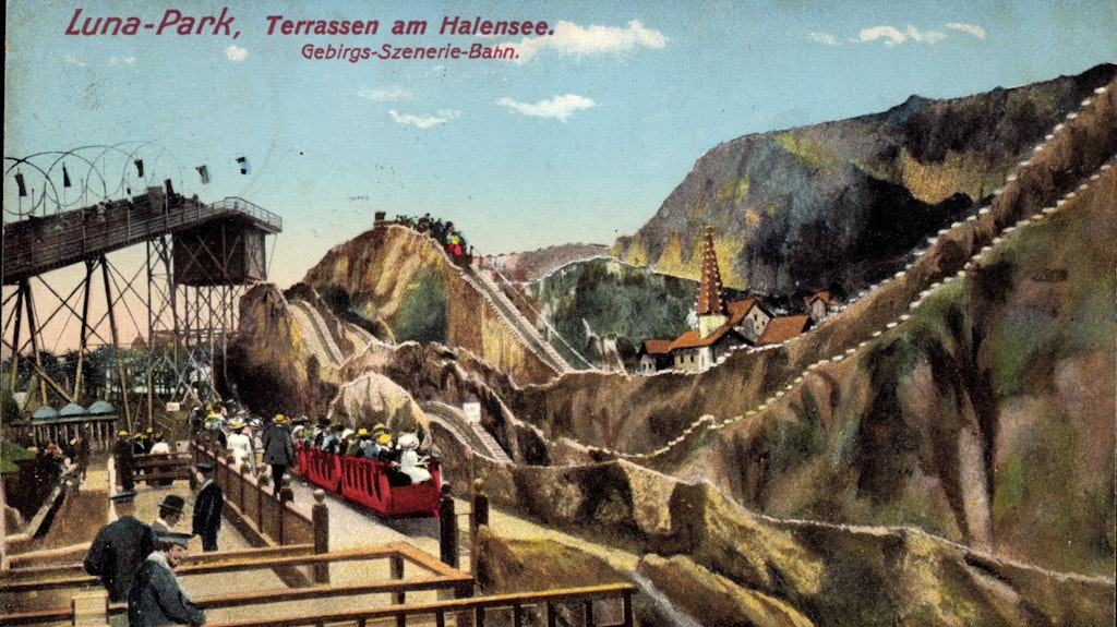 The legendary mountain railway in Luna-Park at Halensee on a postcard from the 1930s.