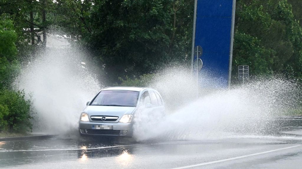 Ist der Wagen wasserdicht? Gesehen in Lichtenberg. 