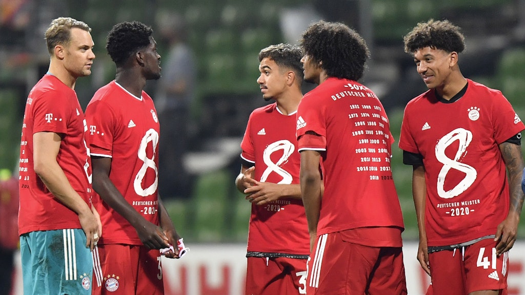 Der Aufdruck ist Programm: Zum achten Mal hintereinander steht Bayern vorne.