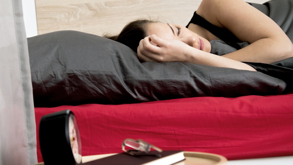 Schlafen erlaubt - und im Homeoffice einfach umzusetzen: Nach einem Powernap arbeitet es sich wieder konzentrierter.