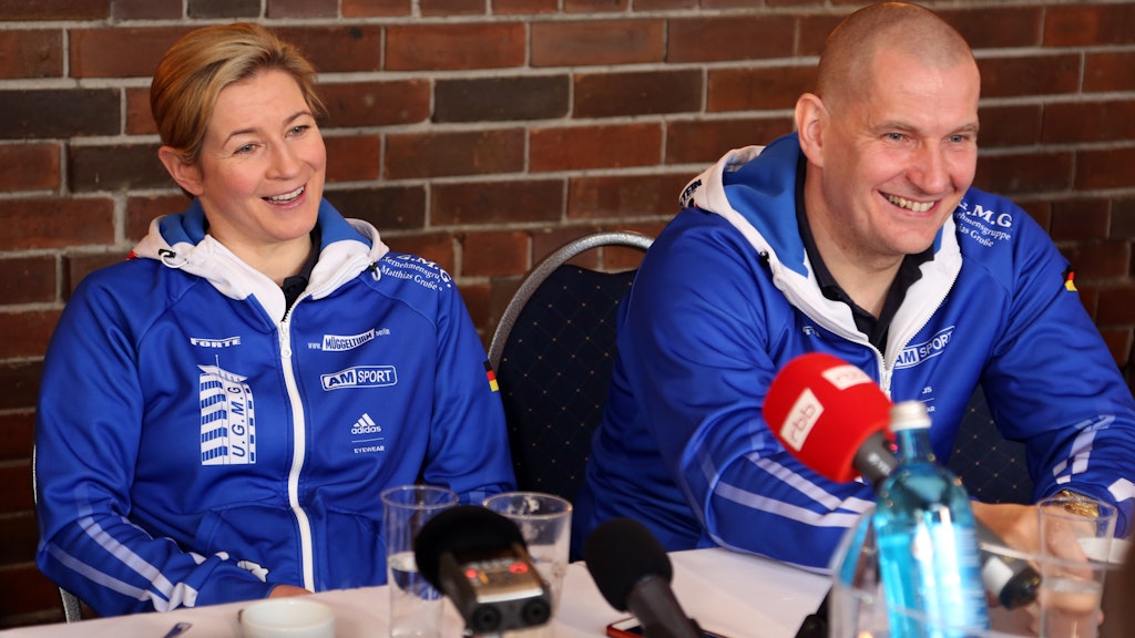 Die Sportlerin und ihr Beschützer: Claudia Pechstein und Matthias Große.