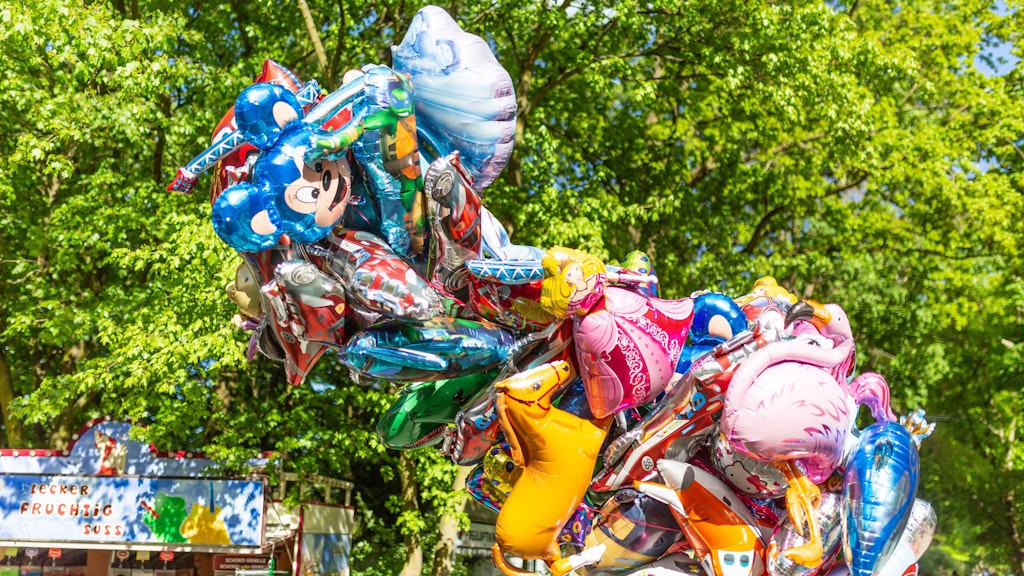 Ballons im Volkspark Hasenheide.