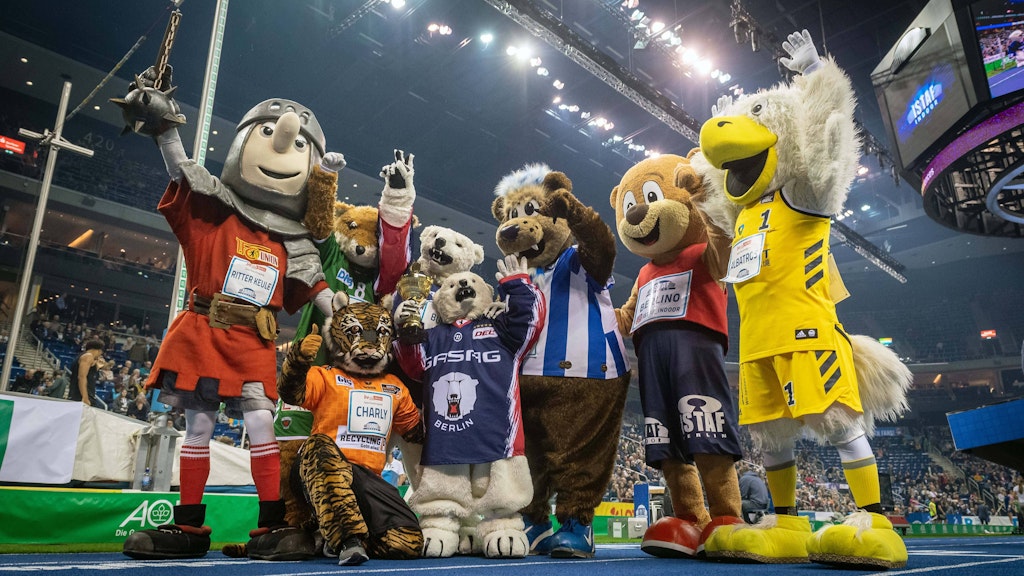 Da freuen sich auch die Maskottchen: Die Berliner Profisportvereine erhalten Zuwendungen aus dem Corona-Konjunkturpaket.