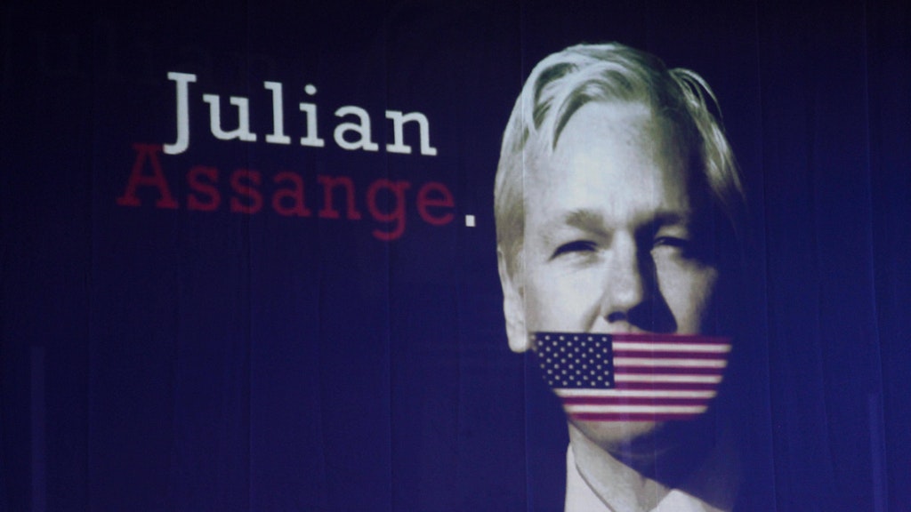 Wikileaks-Gründer Julian Assange sitzt im Gefängnis und wartet auf seinen Prozess. 