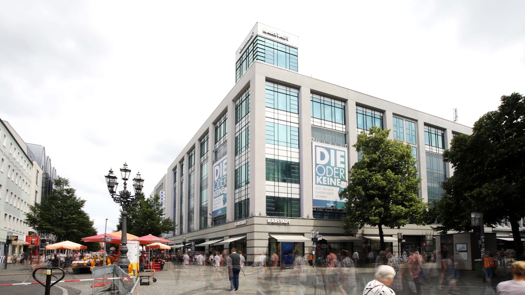 24.06.2020, Berlin - Deutschland. Karstadt in der Wilmersdorfer Straße in Charlottenburg.
