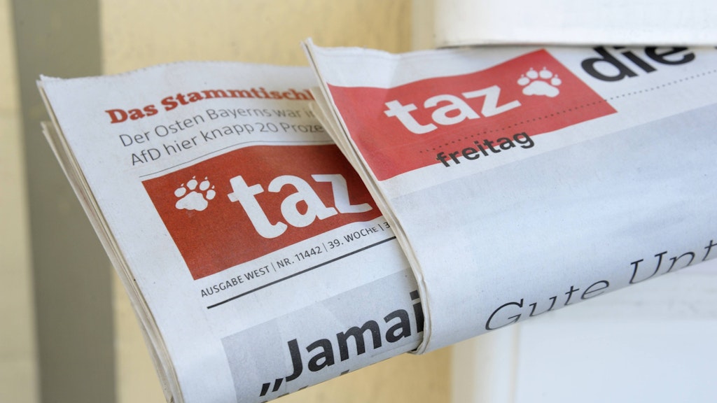 Ausgaben der gedruckten Tageszeitung taz (Archiv).