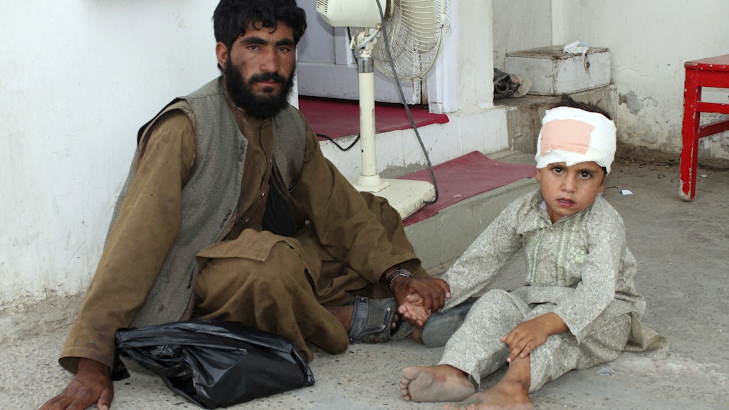 Dieser kleine Junge wurde bei der Anschlagserie in Afghanistan verletzt. 