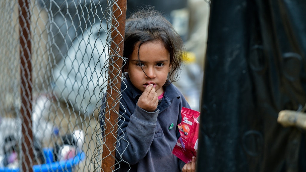 Ein Kind im Flüchtlingslager Moria auf der griechischen Insel Lesbos.