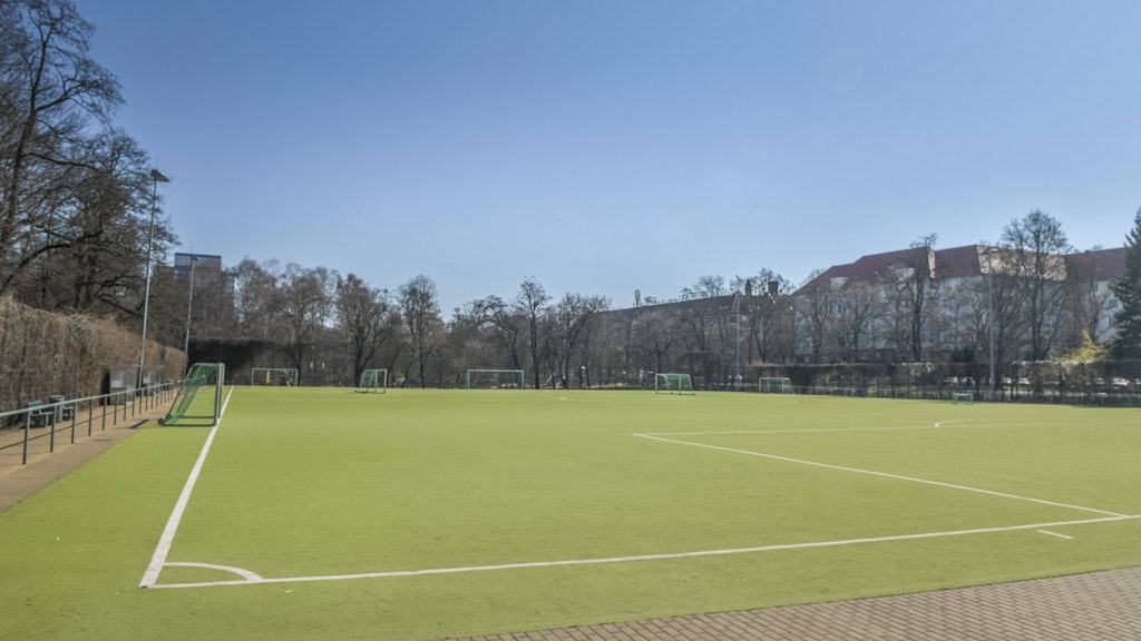 Wann geht es wieder los im Berliner Amateurfußball? Sportplatz Blissestraße im Volkspark Wilmersdorf