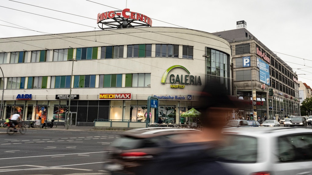 Die Filiale von Galeria Kaufhof im Ringcenter in Lichtenberg.