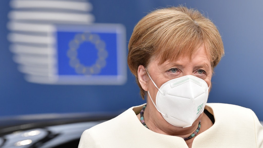 Mahnerin und Wächterin in einem: Bundeskanzlerin Merkel suchte beim EU-Gipfel den Konflikt mit Ungarn und Polen. 