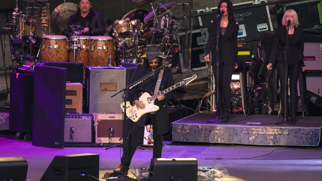Fleetwood Mac live.