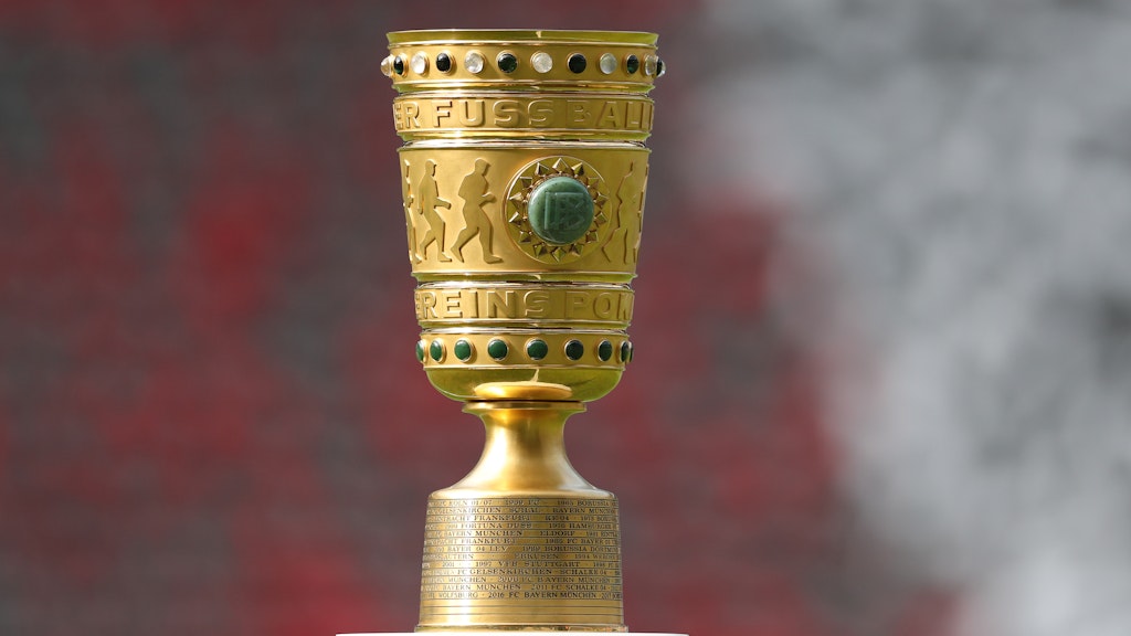 Das Objekt der Begierde: Von der Teilnahme am DFB-Pokal träumen dieses Jahr besonders viele Klubs.