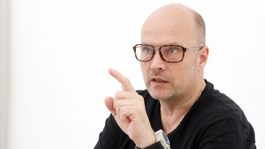 Dr. Sebastian Pfeiffer eröffnete das erste private Corona-Testzentrum in Berlin. 