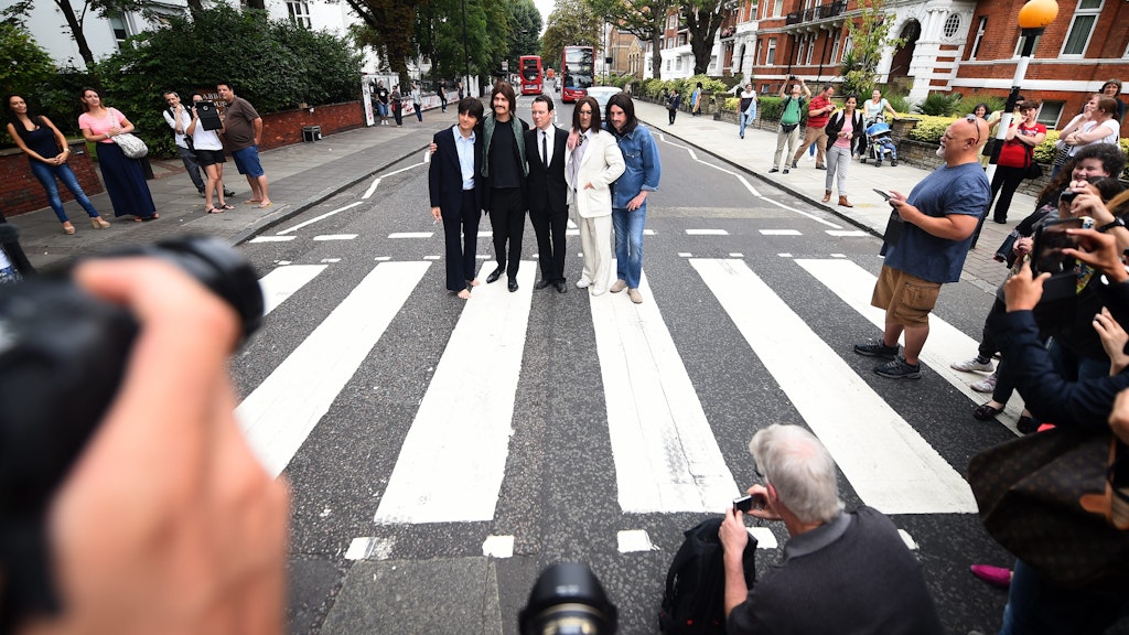 Schauspieler stellen in London die Beatles und ihren Manager nach (Symbolfoto).