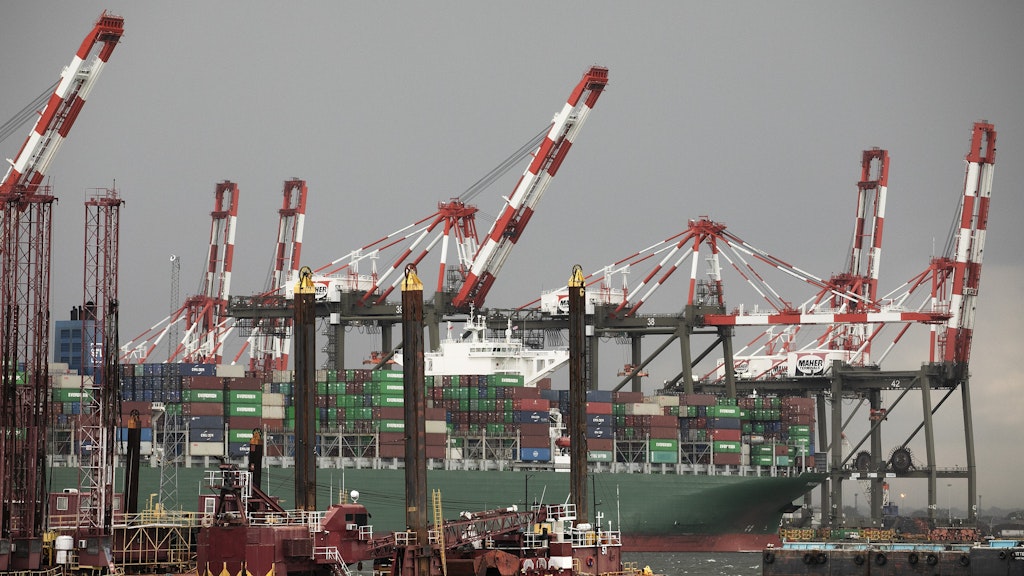 Ein Containerhafen in Elizabeth, New Jersey.