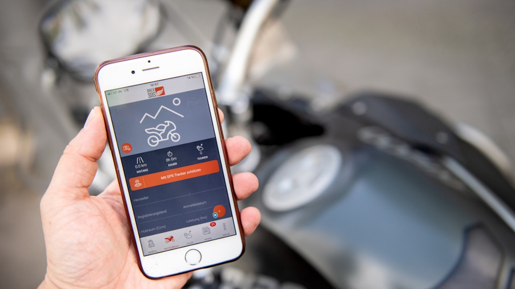 Die App „Biker-SOS“ kann nach einem Sturz Hilfe rufen. 