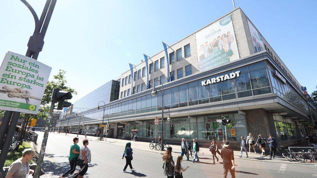 25.04.2019, Berlin/Kreuzberg. Karstadt am Hermannplatz.