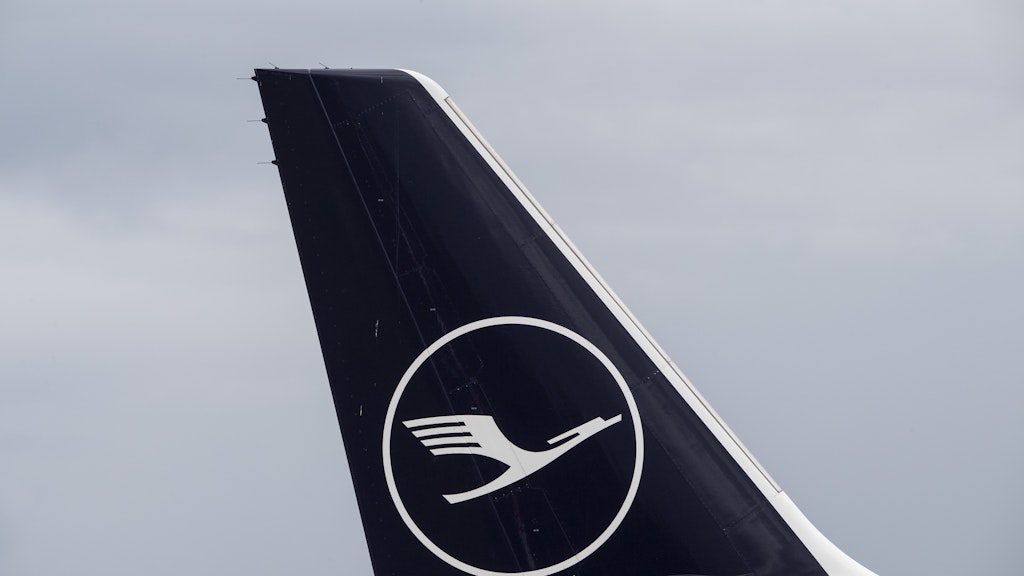 Heckflosse mit dem Lufthansa-Logo.