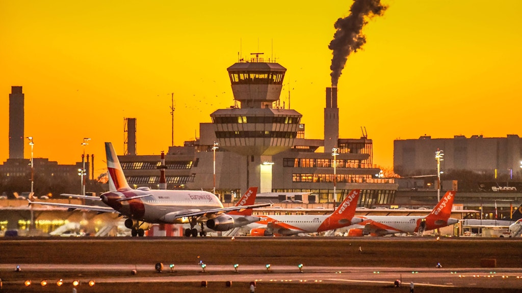 Am Flughafen Tegel war am Freitagabend kein Personal für Testungen mehr zugegen.