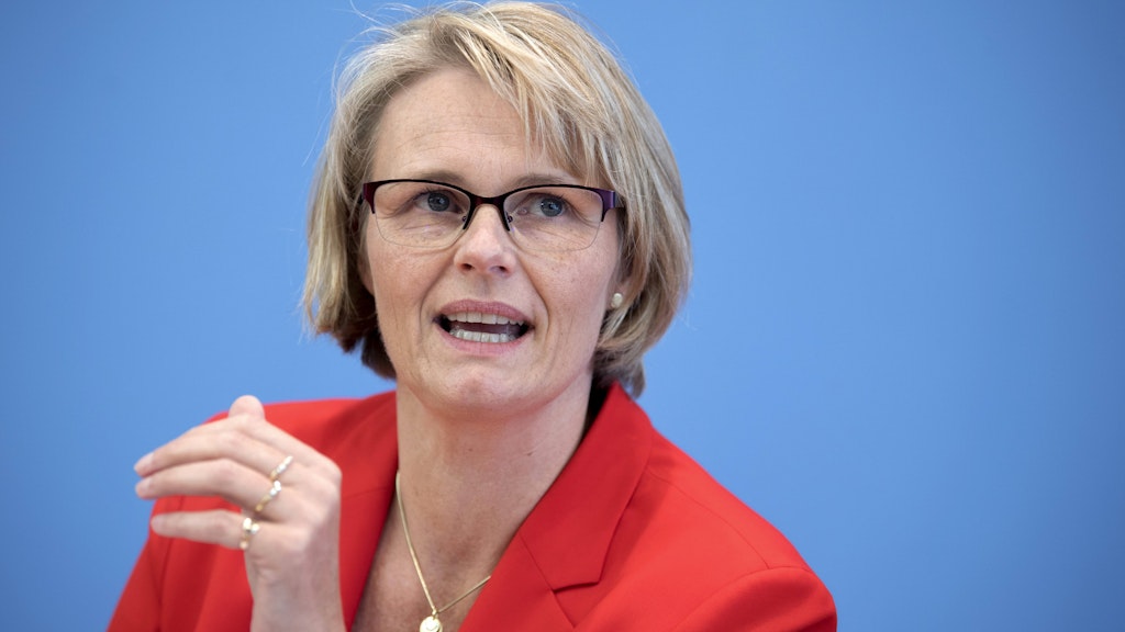 Anja Karliczek, Bundesministerin für Bildung und Forschung, CDU, in der Bundespressekonferenz. 