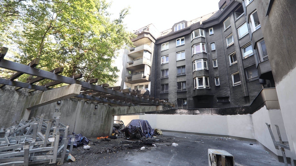 Nach dem Feuer: das rußgeschwärzte Haus in der Neuköllner Jahnstraße.