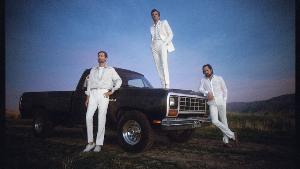 Mark Stoermer (l.), Brandon Flowers (M.) und Ronnie Vannucci sind die US-Rockband The Killers (undatierte Aufnahme).