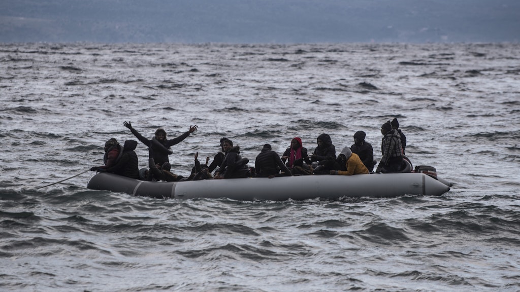 MIgranten auf einem Schlauchboot.