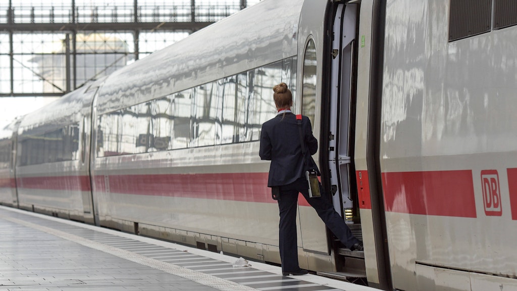 Looking for travel deals at Hauptbahnhof.