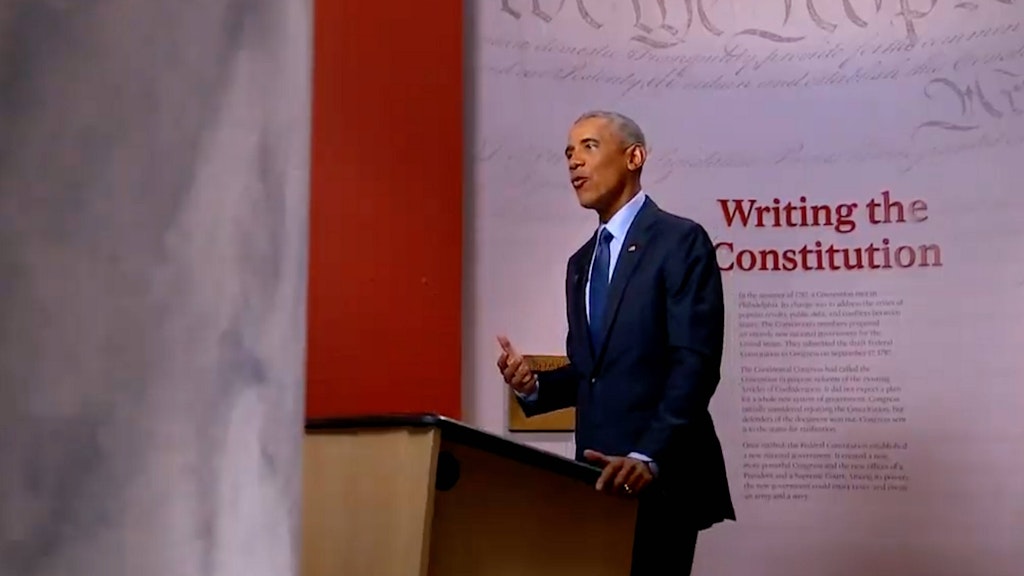 Der frühere US-Präsident Barack Obama hat seinen Nachfolger Donald Trump scharf angegriffen.
