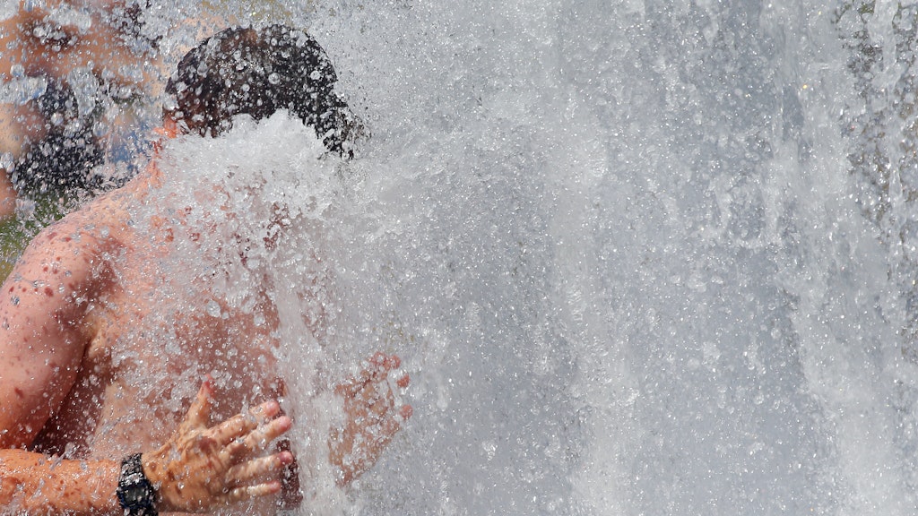 Bei Temperaturen weit oberhalb der 30 Grad ist jede Abkühlung willkommen. 