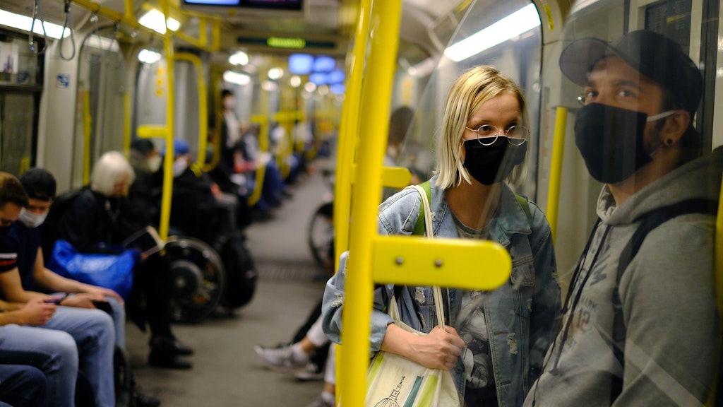 In der Berliner U-Bahn gilt die Maskenpflicht.