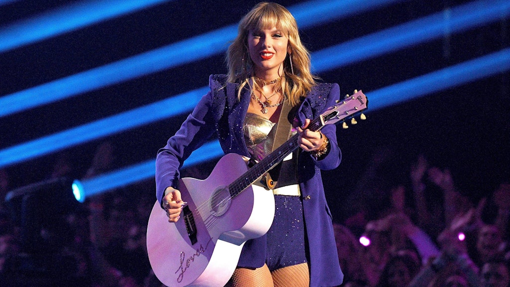 Taylor Swift spielte bei den MTV Video Music Awards 2019 live.