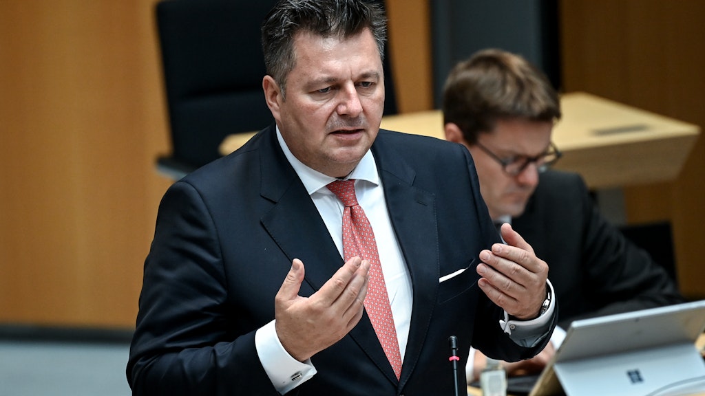 Berlins Innensenator Andreas Geisel (SPD) wird nach seiner Entscheidung, mehrere Demonstrationen am Wochenende zu verbieten, kritisiert.
