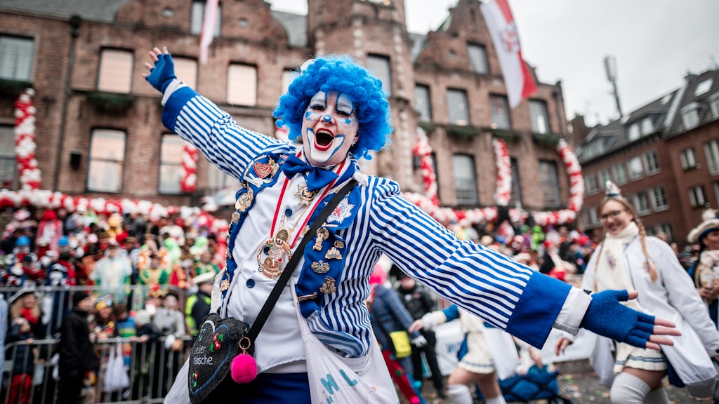 Rosenmontagsumzüge wie hier in Düsseldorf sind für viele Karnevalisten ein Highlight.