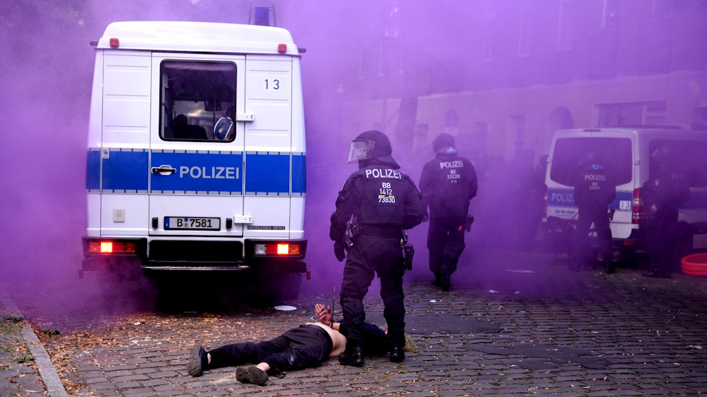 Die Kneipe soll am Freitagmorgen geräumt werden. Linke und linksextreme Gruppen hatten Proteste und Blockaden angekündigt. Es kam zu mehren Festnahmen.