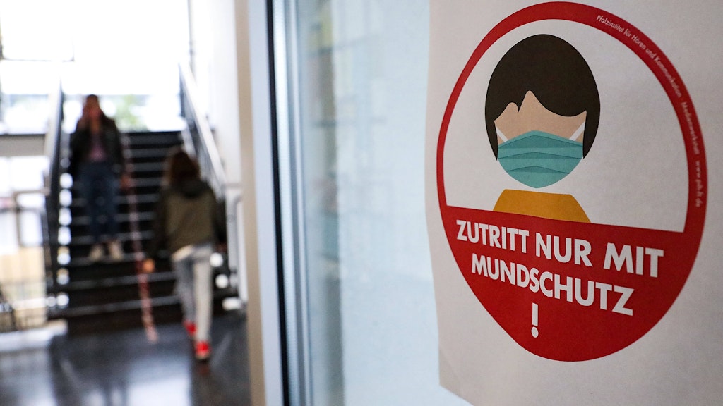 Seit Beginn der Corona-Krise haben sich mindestens 243.599 Menschen in Deutschland nachweislich mit dem Virus Sars-CoV-2 infiziert.