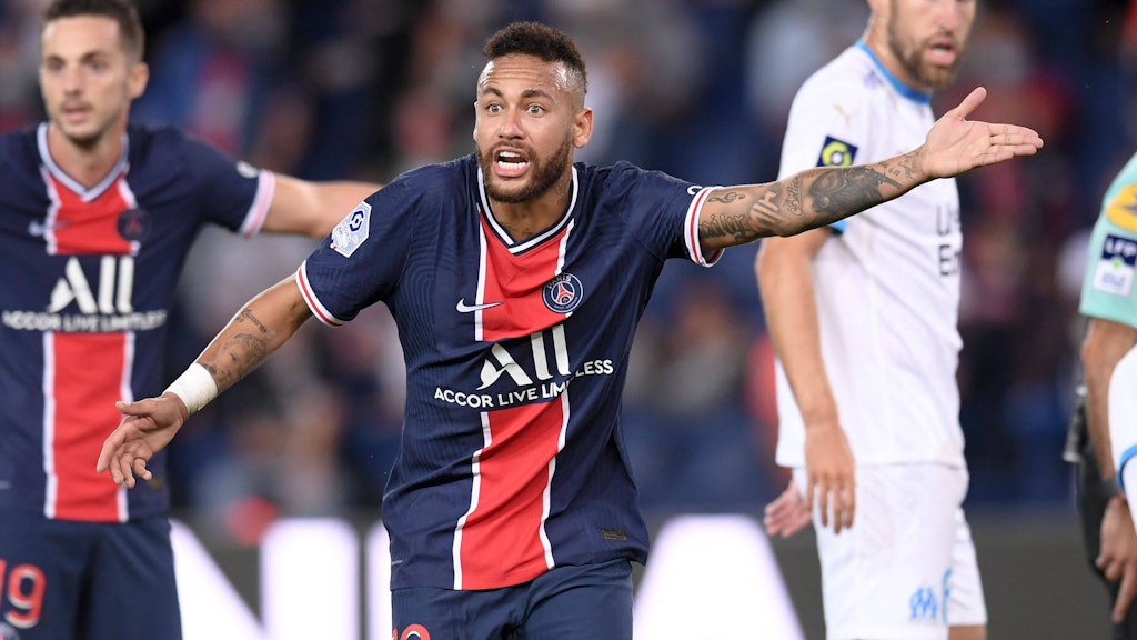 Neymar versteht die Welt nach dem Platzverweis nicht mehr.
