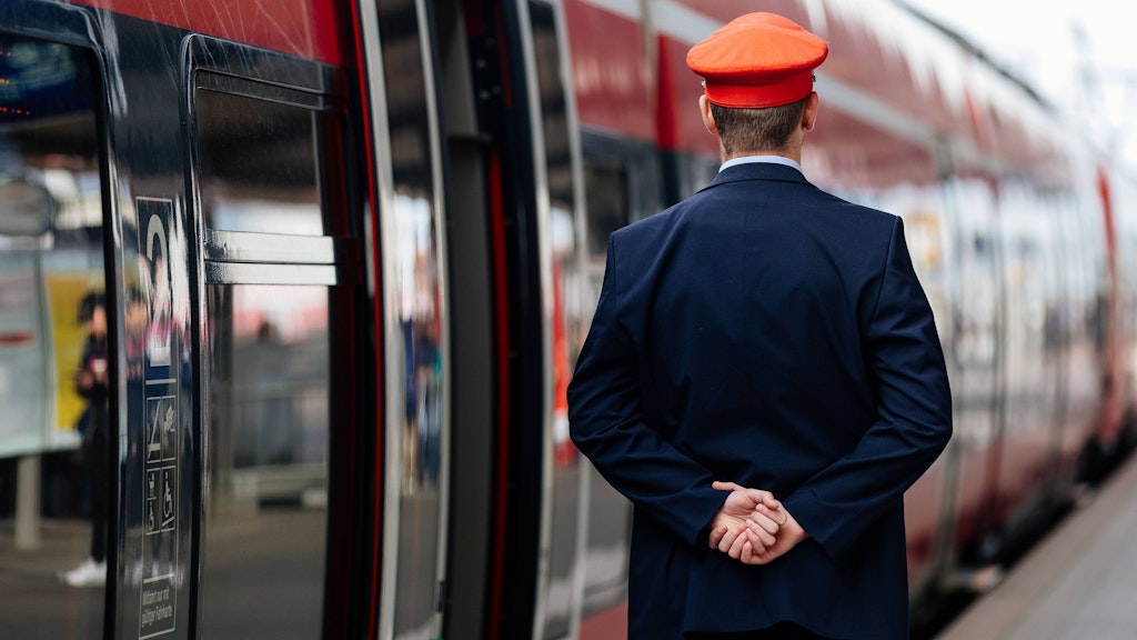 Der neue Tarifvertrag für die Beschäftigten der Deutschen Bahn steht.