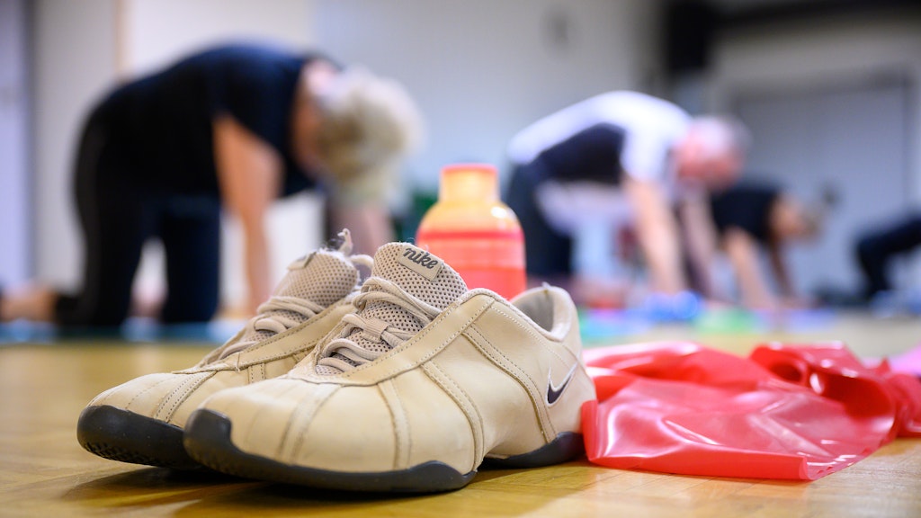 Die Laufschuhe anzuziehen oder moderates Krafttraining zu betreiben – das wird Herzkranken heute besonders empfohlen. Damit lässt sich Herzkrankheiten auch vorbeugen.